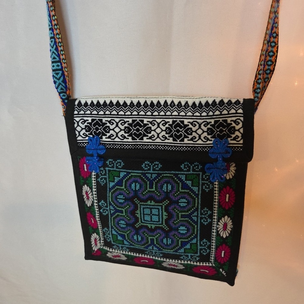 HANDMADE  EMBROIDERY SHOULDER BAG‎